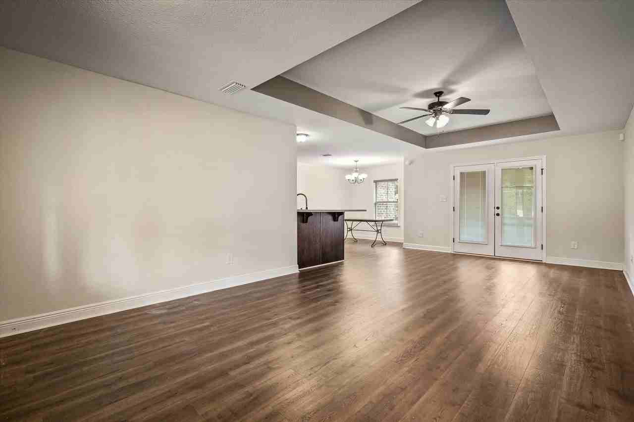 1250 Forest Glen Dr W - Photo 2 of 20