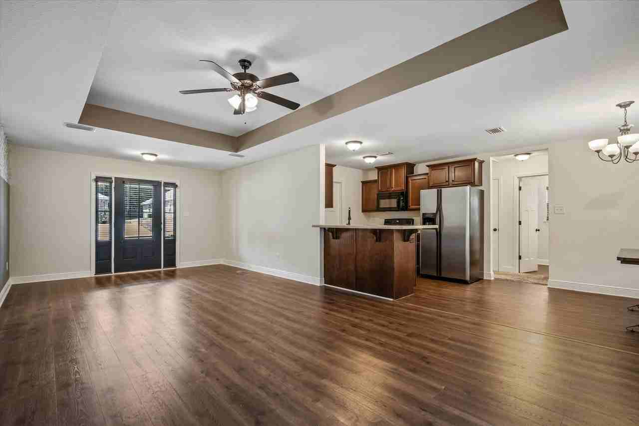 1250 Forest Glen Dr W - Photo 3 of 20