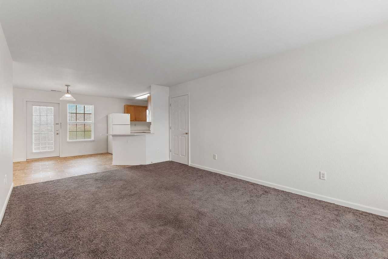 6010 Castleford Dr - Photo 4 of 17