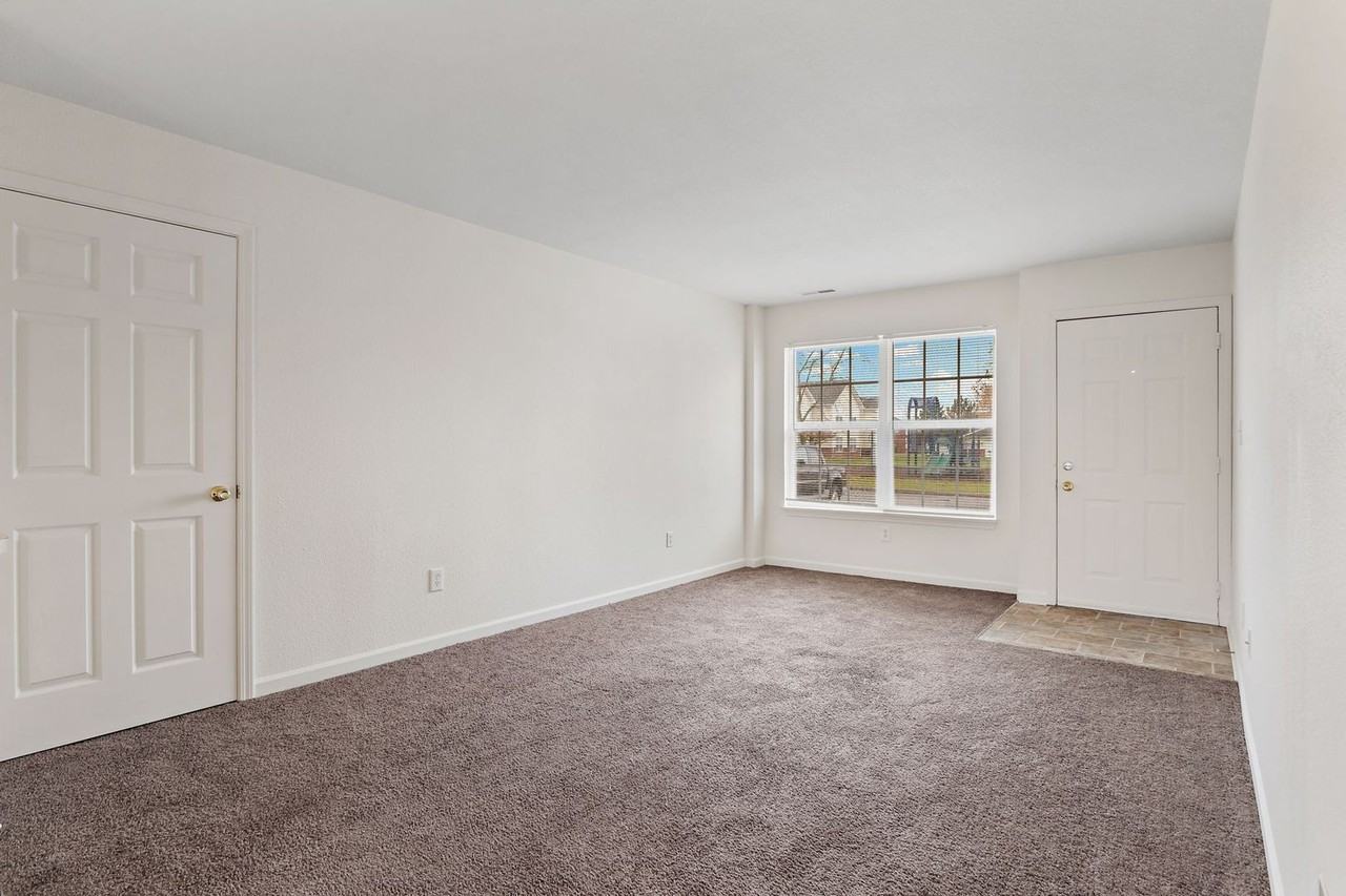 6010 Castleford Dr - Photo 6 of 17