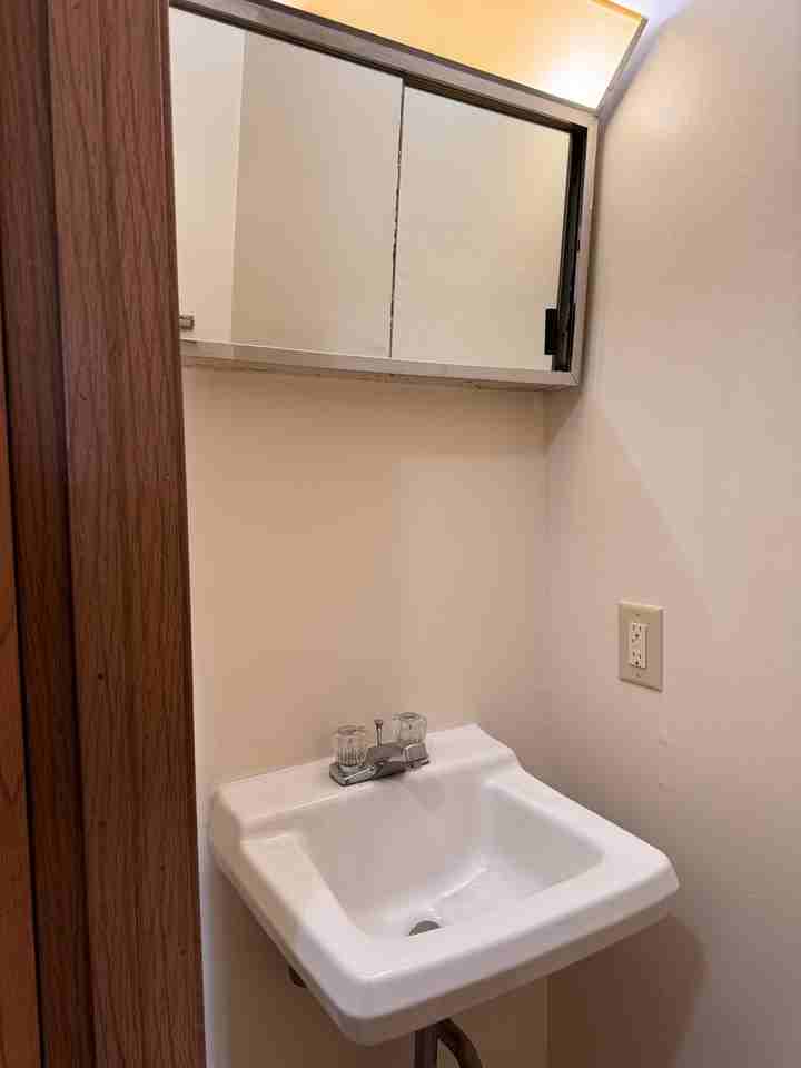 700 N Adelaide St #34 - Photo 5 of 18