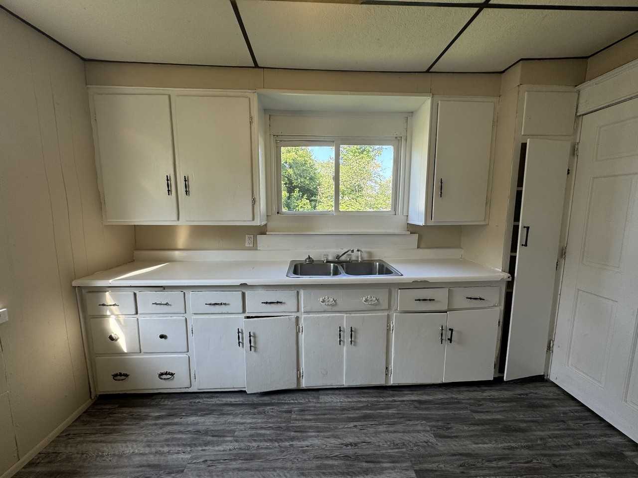 124 North Beard Street #NA - Photo 6 of 16