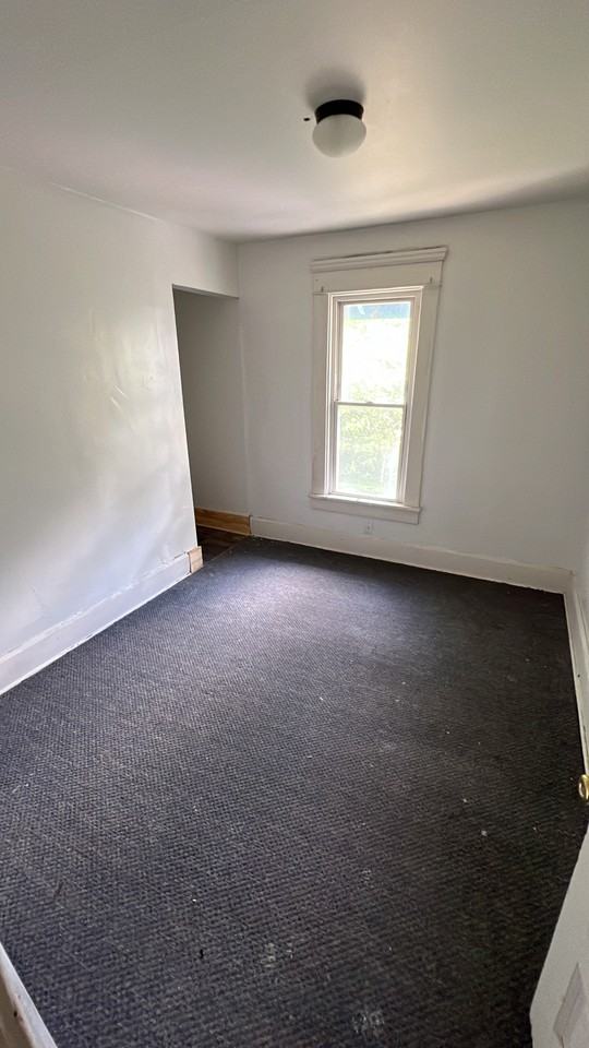 203 Buckingham Ave #203 - Photo 3 of 7