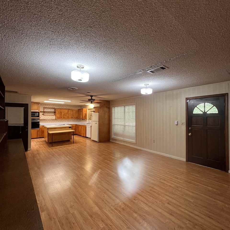 1925 Belview Rd #NA - Photo 5 of 35