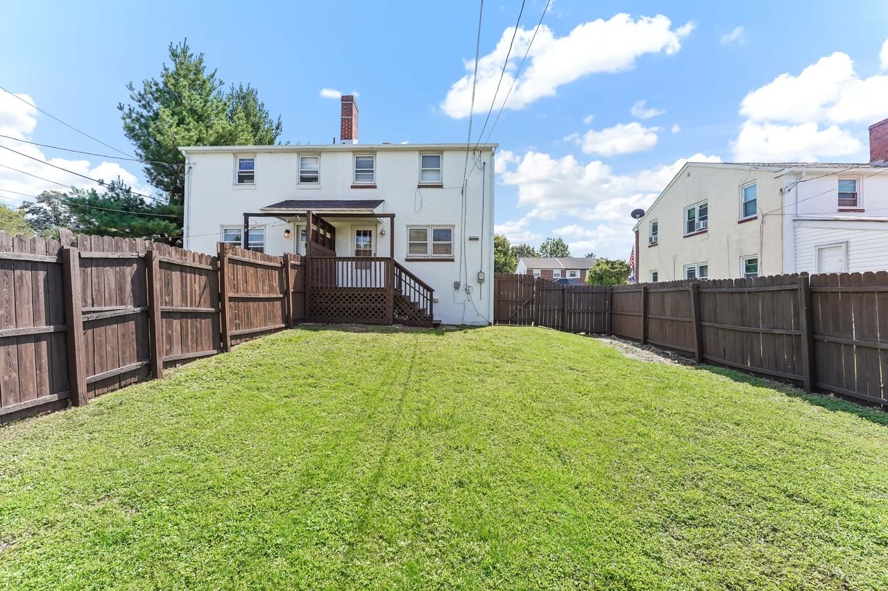 511 D St #NA - Photo 3 of 19