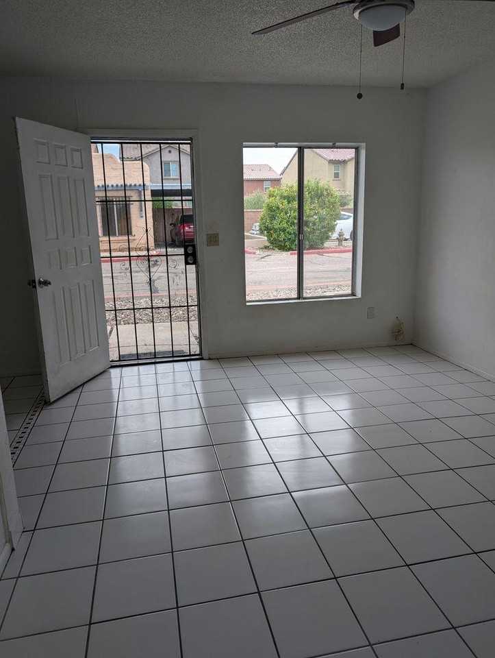 1015 East Halcyon Road - Photo 3 of 12