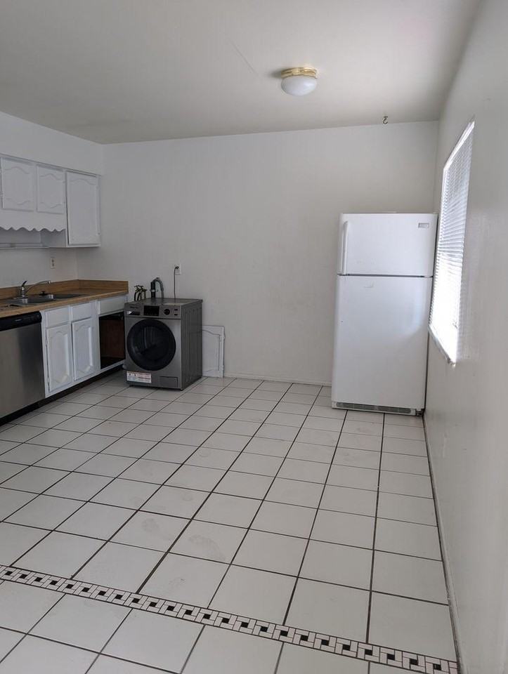 1015 East Halcyon Road - Photo 2 of 12