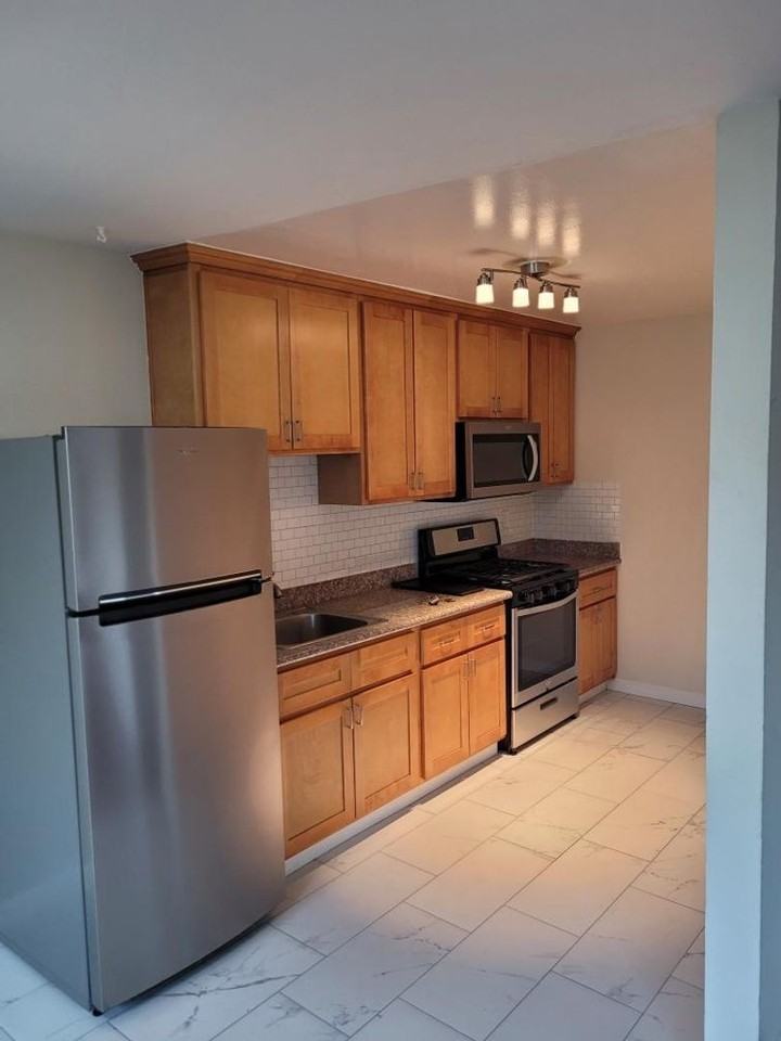 25401 Cypress Ave - Park Place - Photo 3 of 23