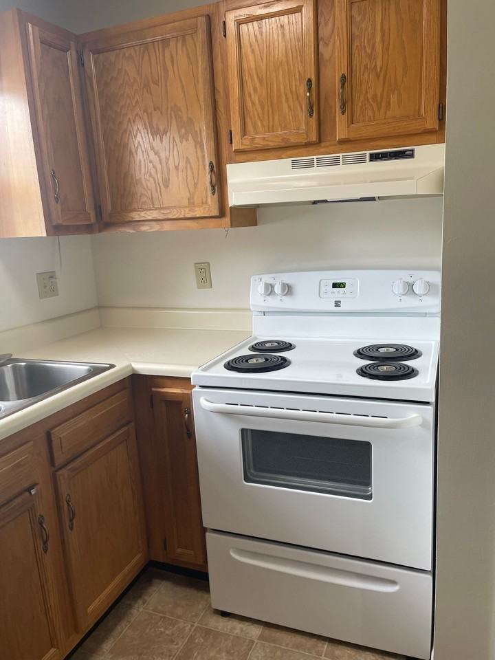 55 + Senior Building - Photo 5 of 36
