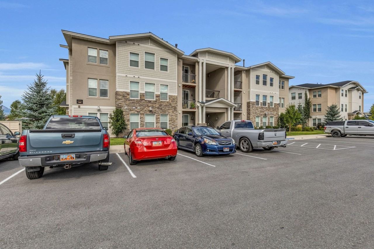 1043 S 500 E #G301 - Photo 7 of 24