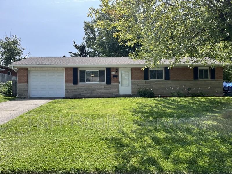 405 Gerry Dr - Photo 2 of 33