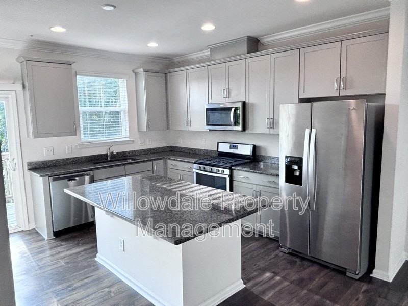 2239 Chattering Lory Ln - Photo 4 of 28