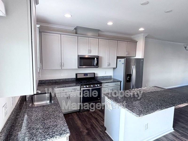 2239 Chattering Lory Ln - Photo 5 of 28