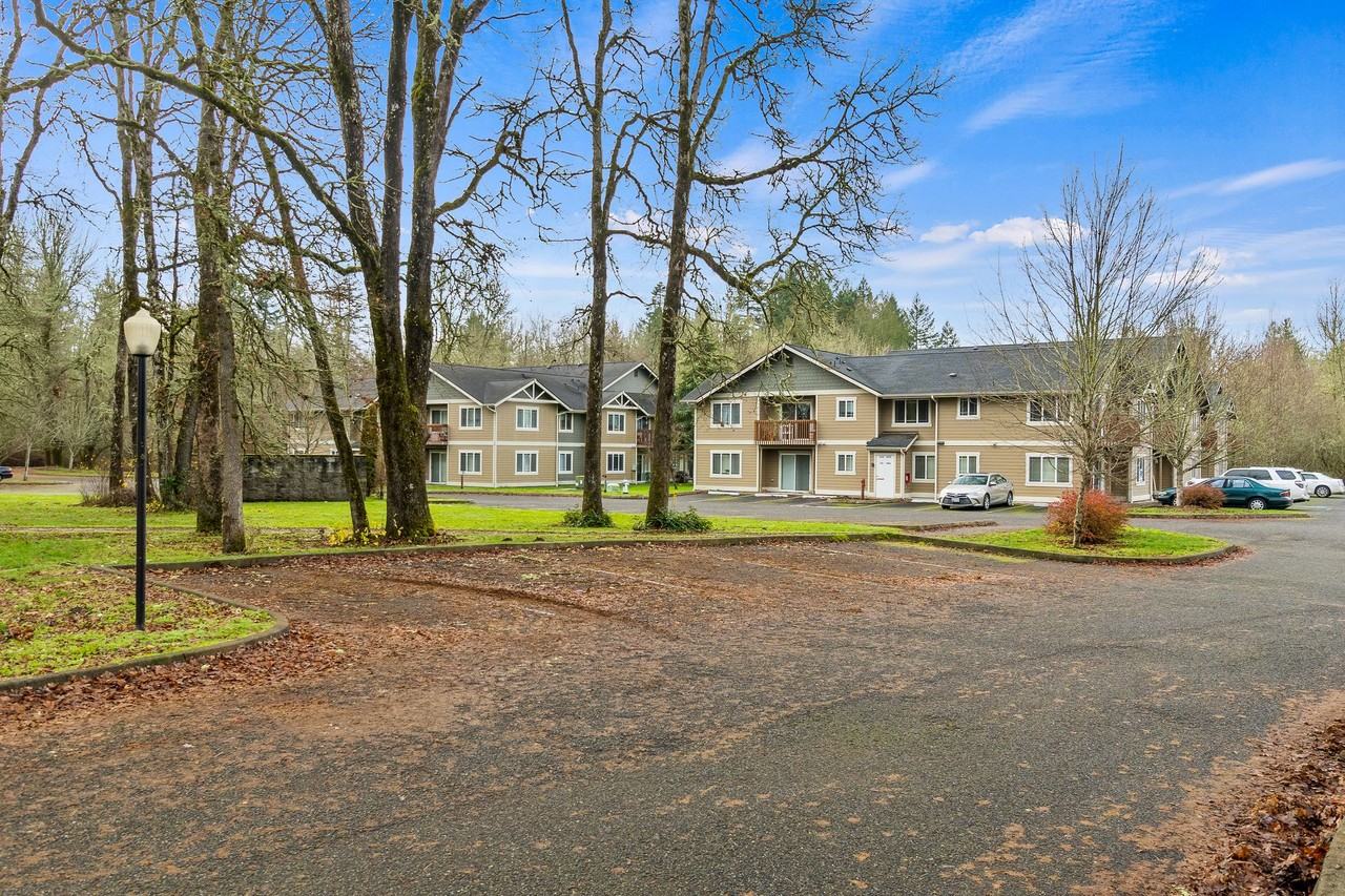 The Perfect Blend of Recreation and Relaxation at Fairway Oaks - Photo 2 of 50