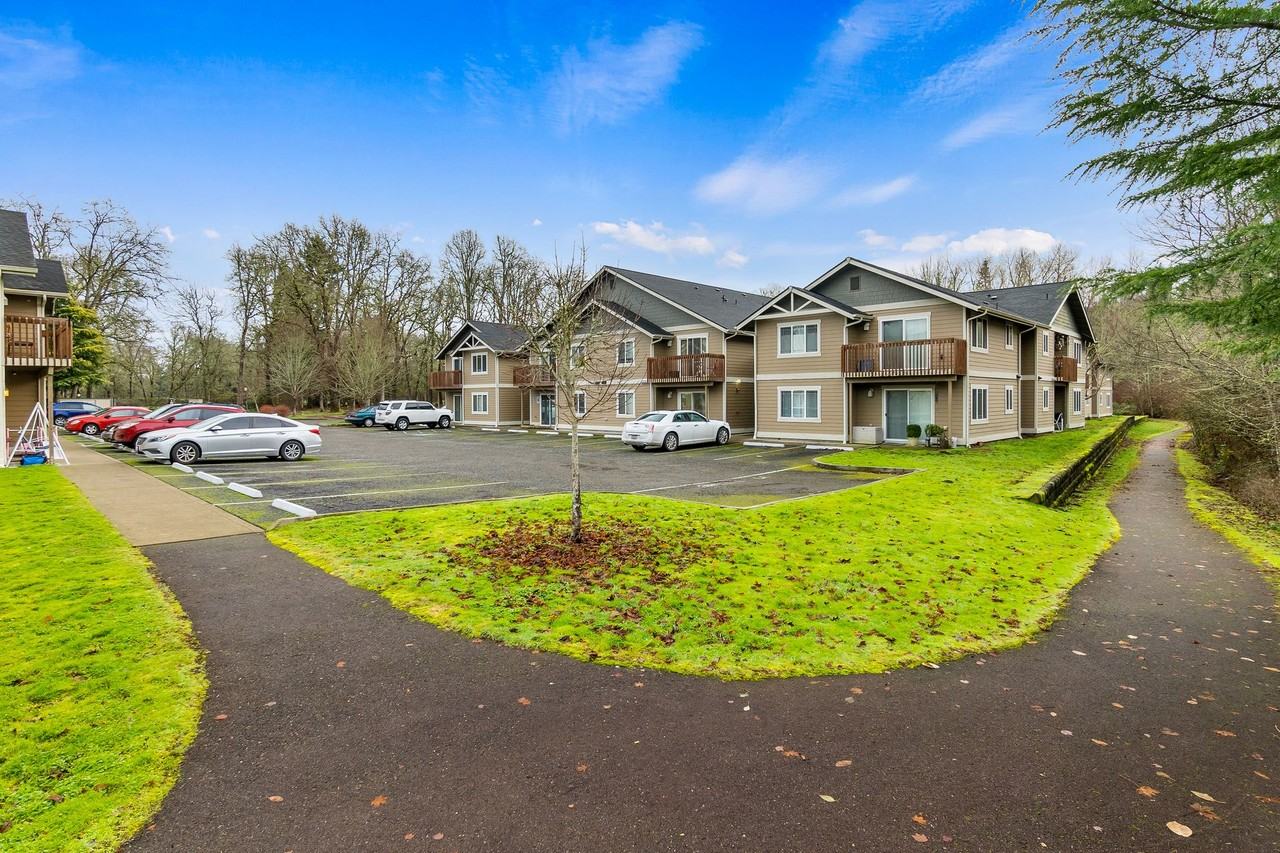 The Perfect Blend of Recreation and Relaxation at Fairway Oaks - Photo 7 of 50