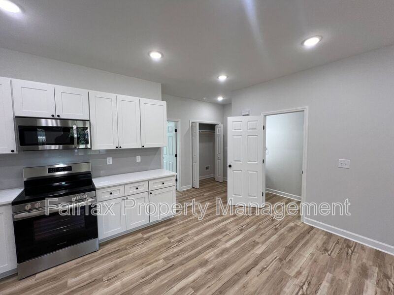 1746 Morgantown Rd - Photo 6 of 23