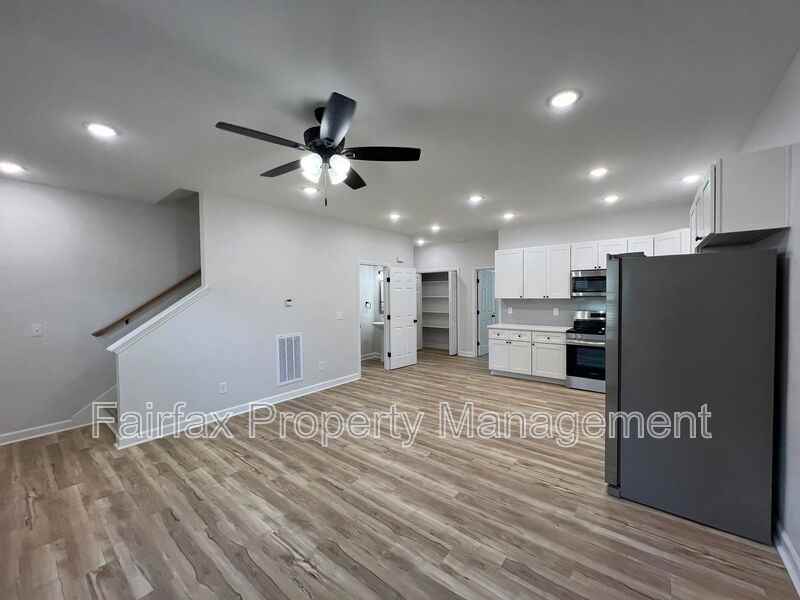 1744 Morgantown Rd - Photo 5 of 30