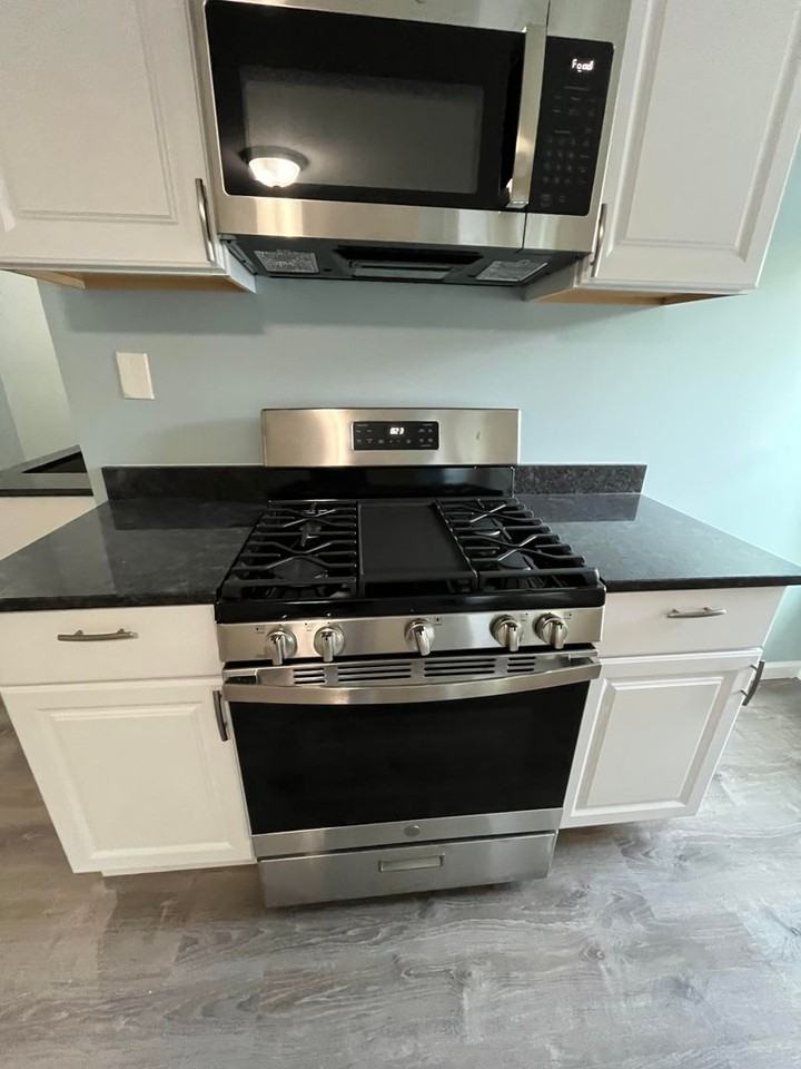 22 Pomeroy Ave #5 - Photo 4 of 20