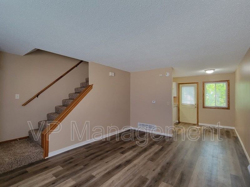 20 Park Crest Ct - Photo 2 of 9