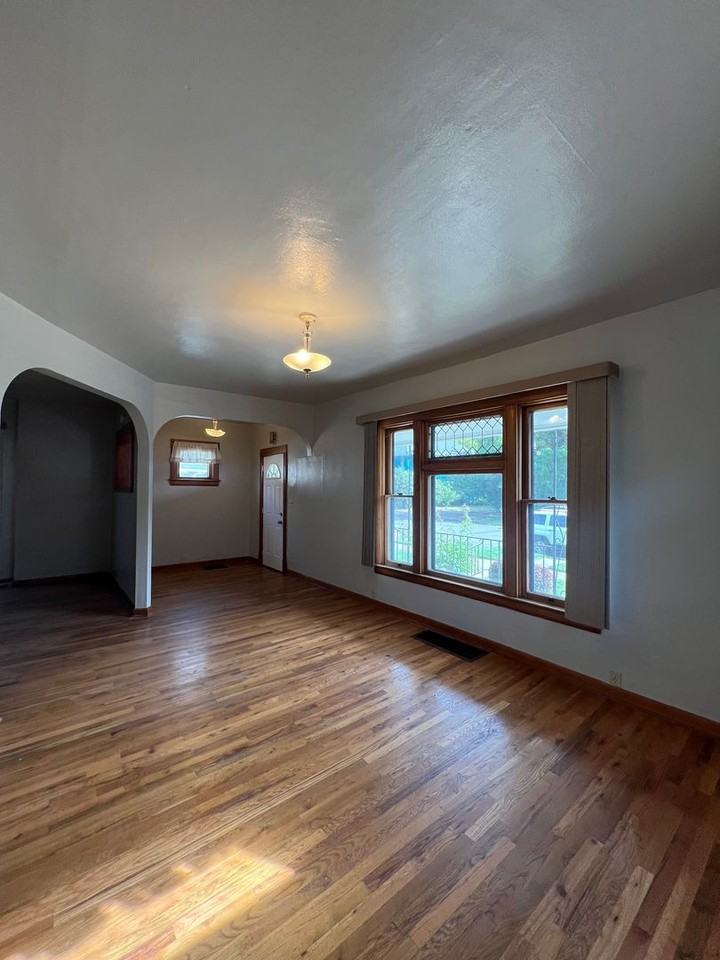 723 E Ermina Ave - Photo 2 of 18