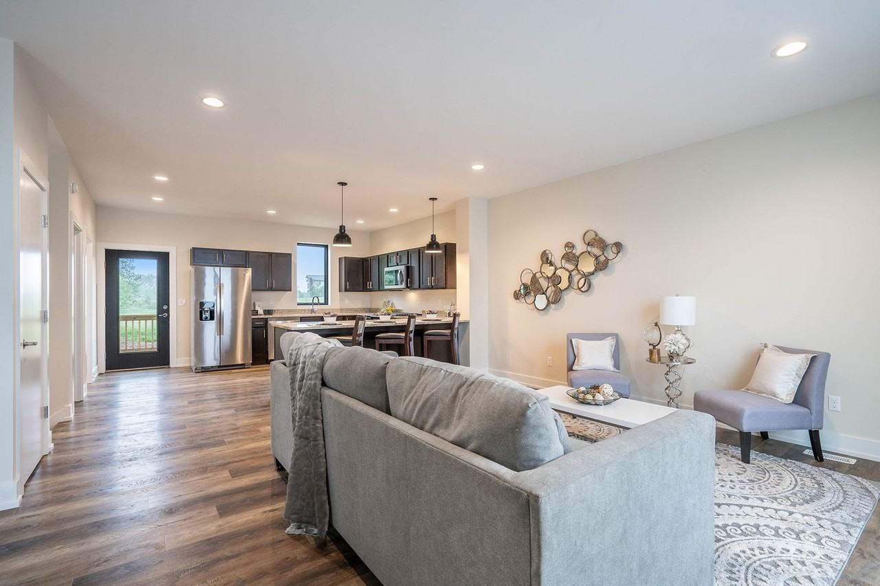 6028 Port View Dr Se - Photo 2 of 20