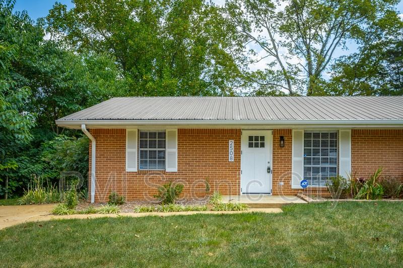 2508 Woodfin Ave - Photo 2 of 27