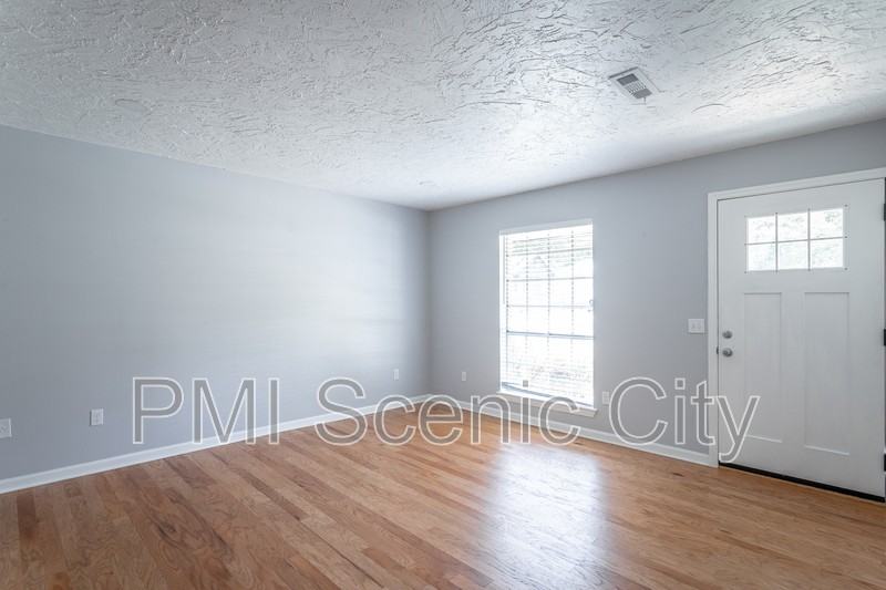 2508 Woodfin Ave - Photo 7 of 27