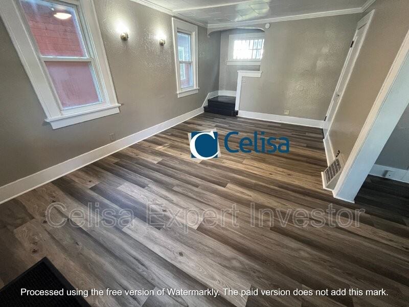 3725 S Harrison St - Photo 2 of 8