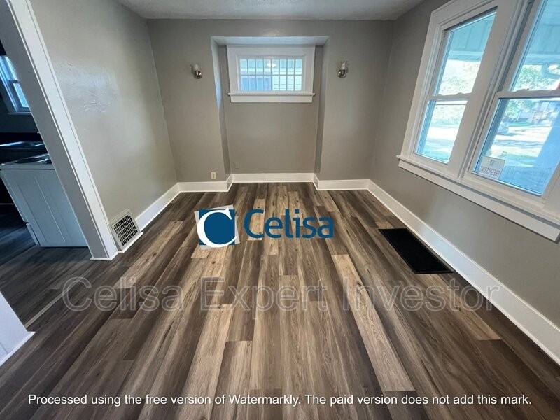3725 S Harrison St - Photo 3 of 8