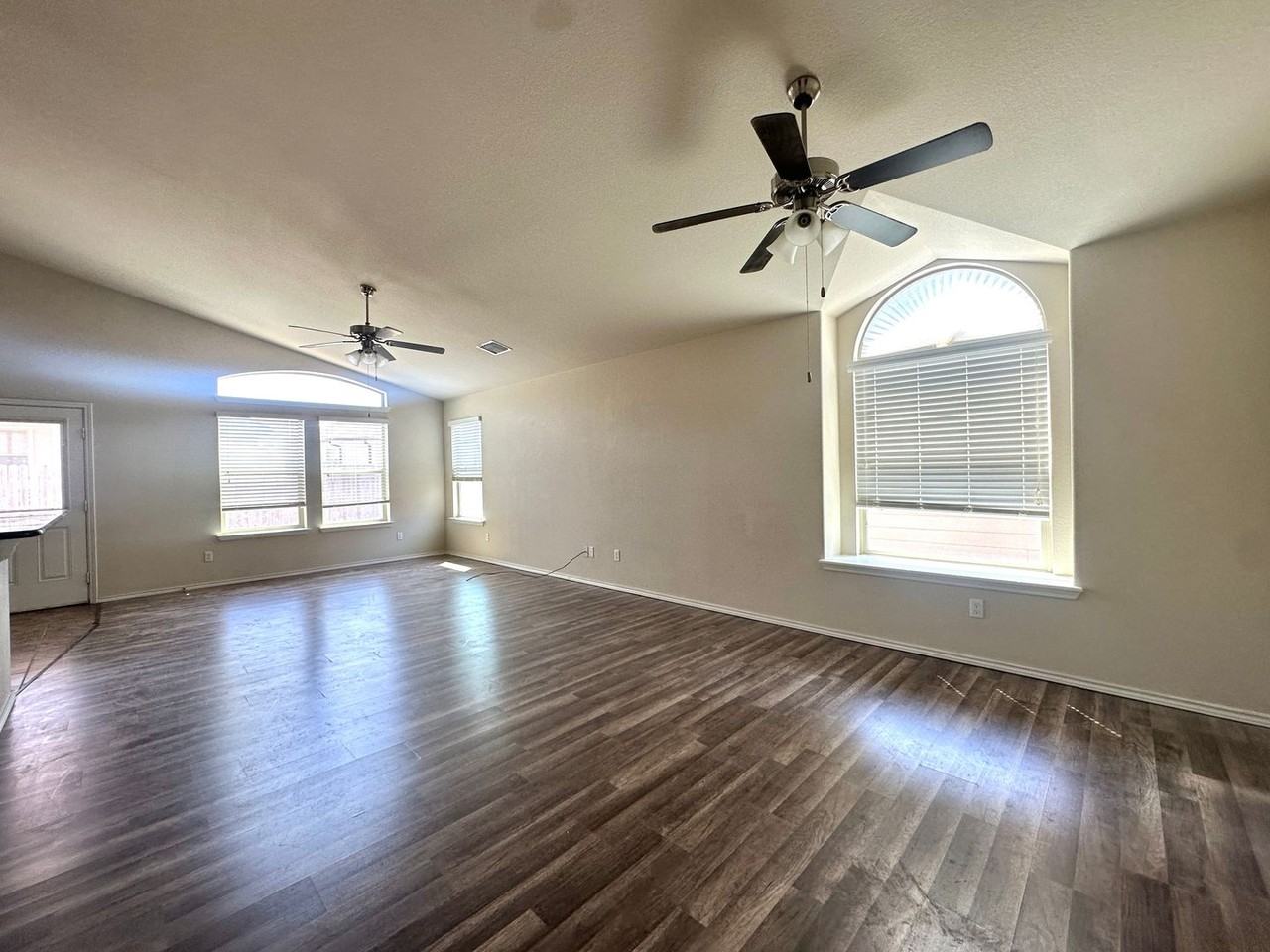 325 Ammonite Ln - Photo 6 of 23