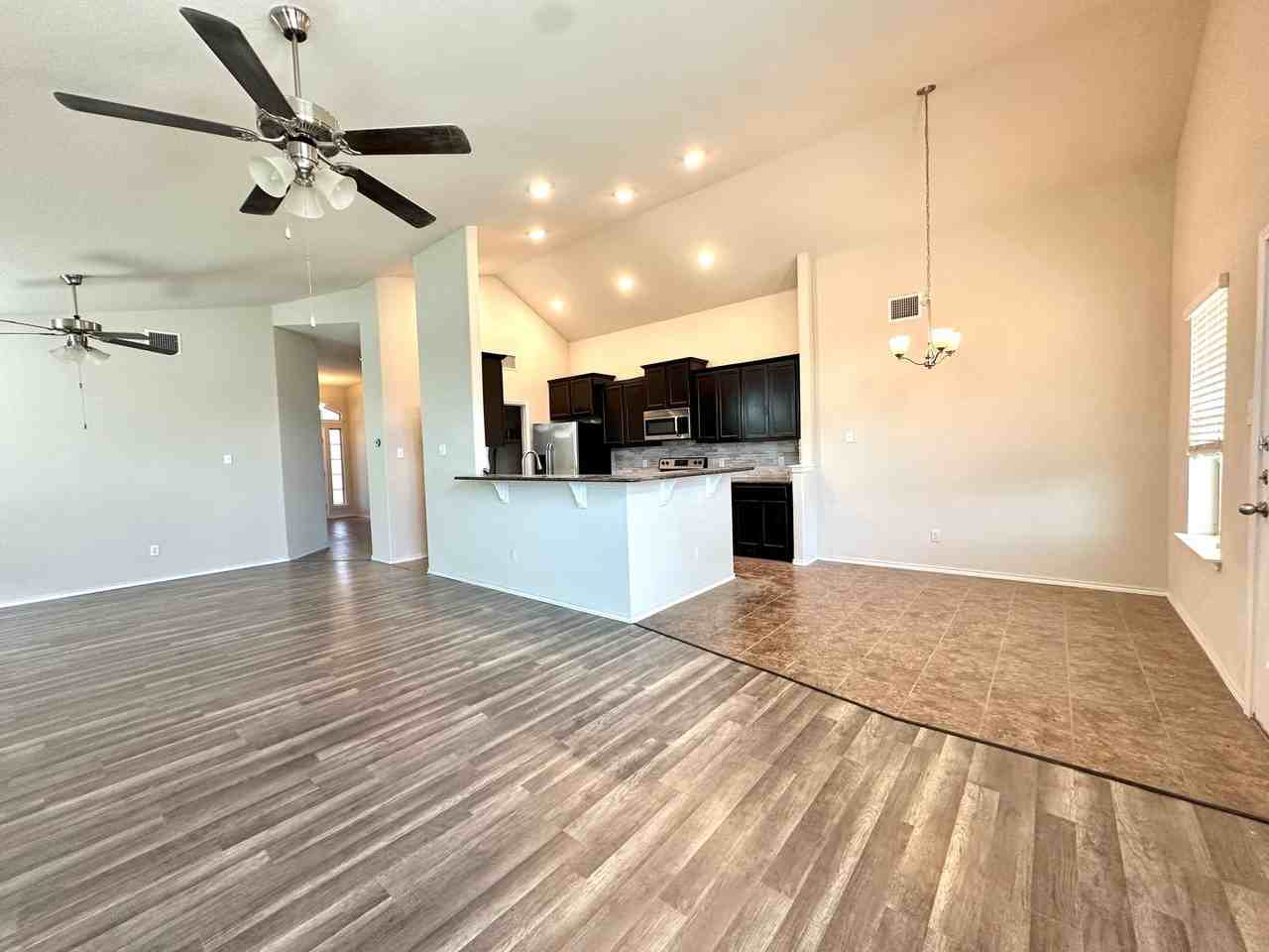 325 Ammonite Ln - Photo 5 of 23