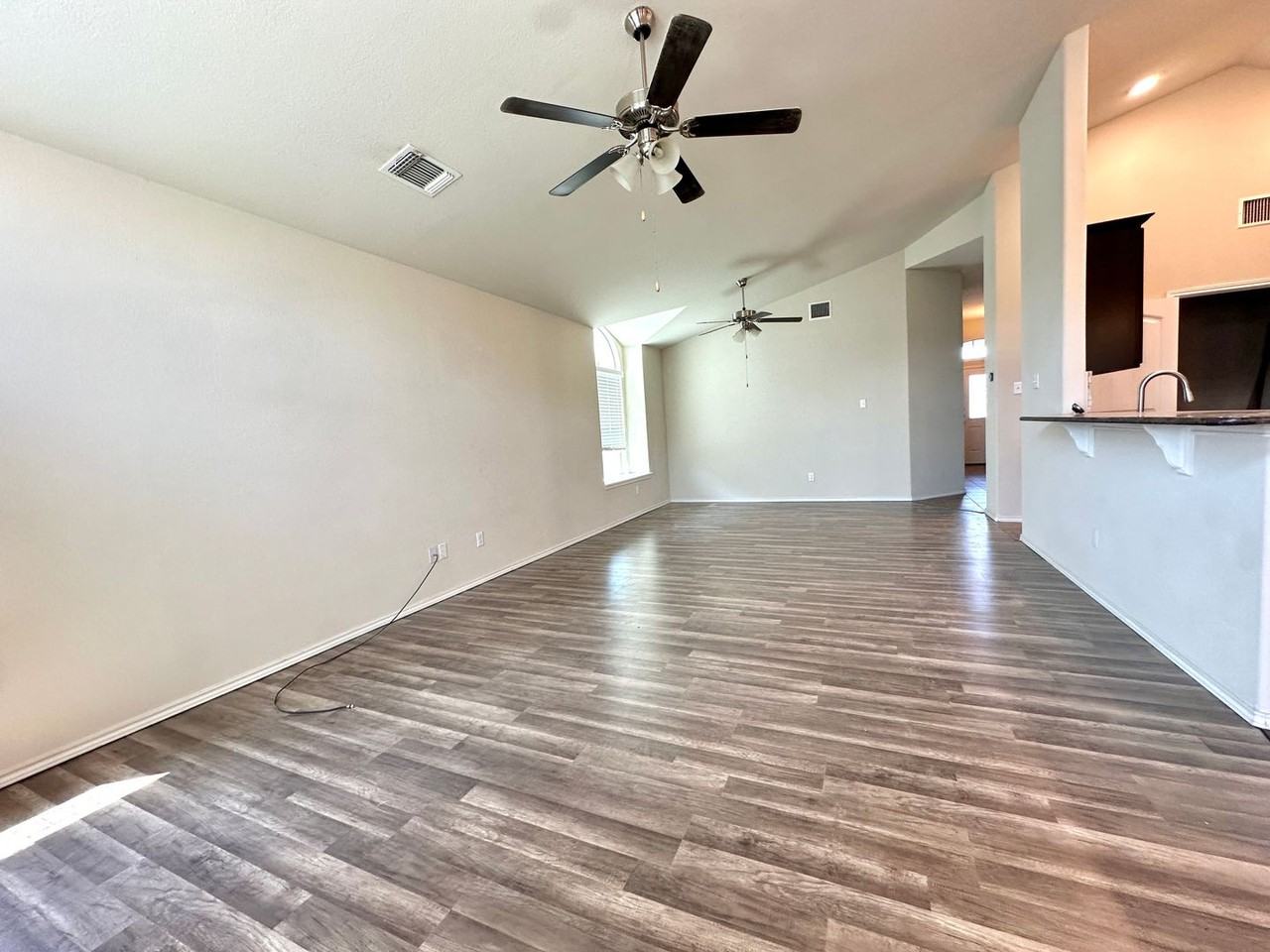 325 Ammonite Ln - Photo 7 of 23