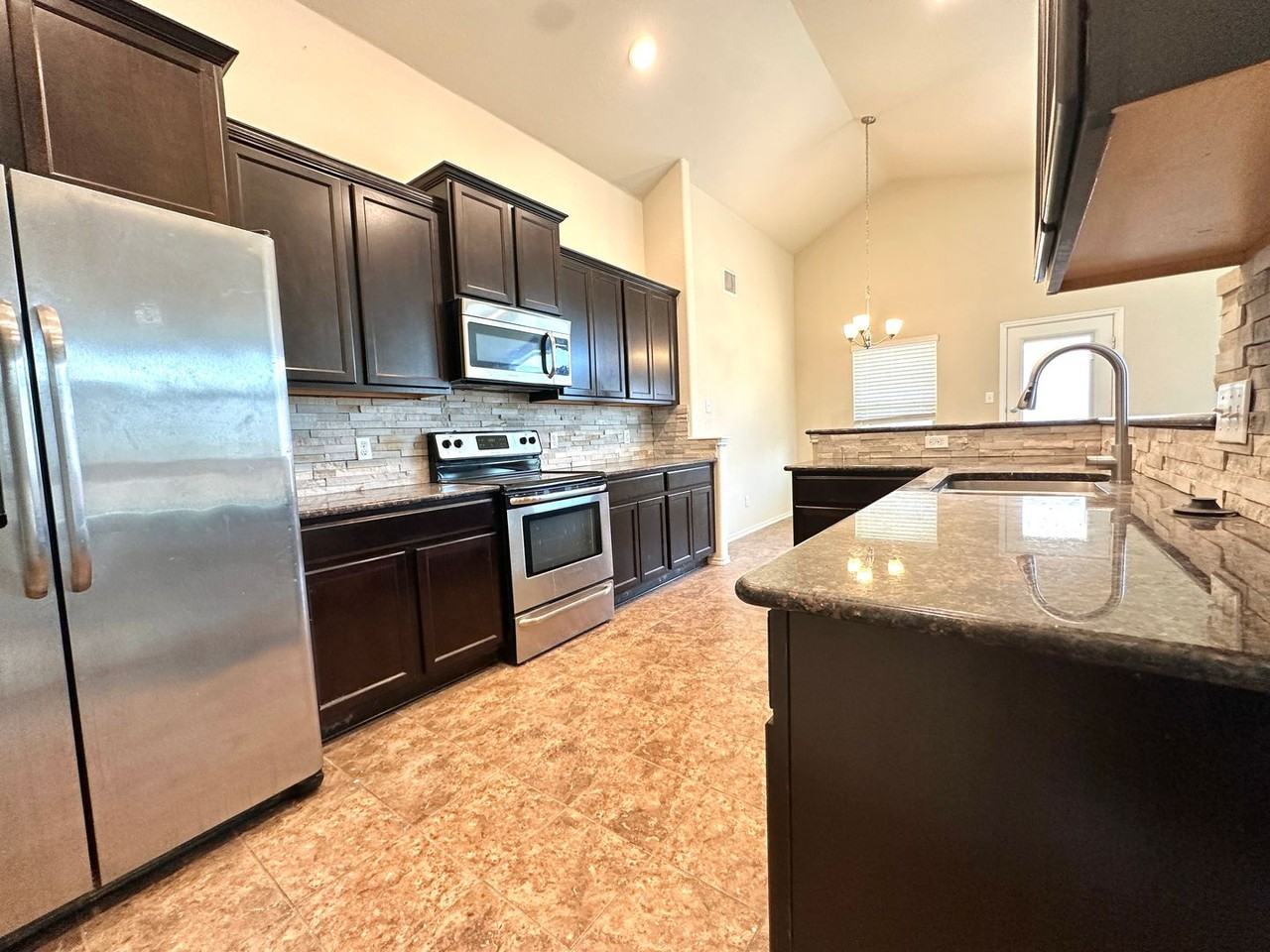 325 Ammonite Ln - Photo 2 of 23