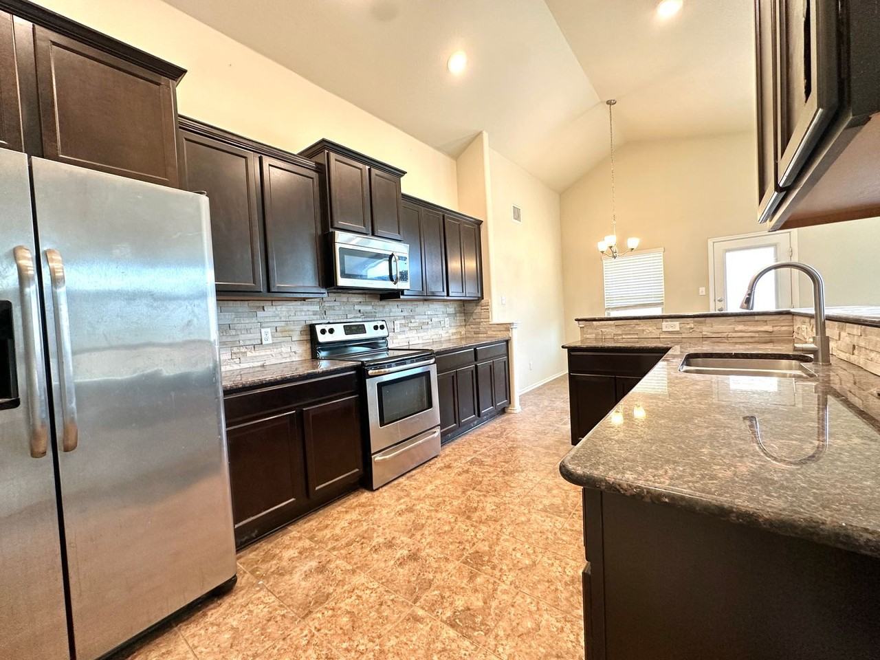 325 Ammonite Ln - Photo 3 of 23