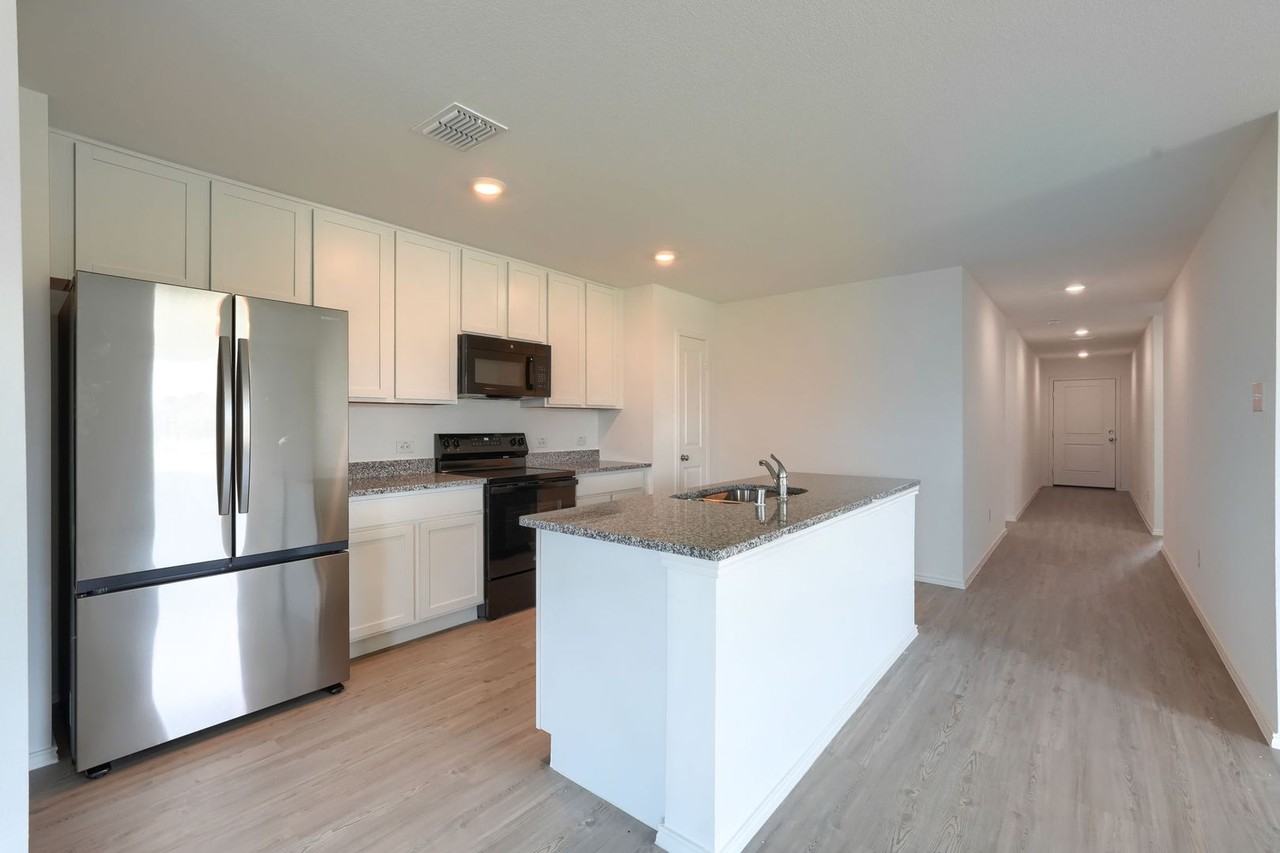 5916 Crystal Water Way - Photo 3 of 28