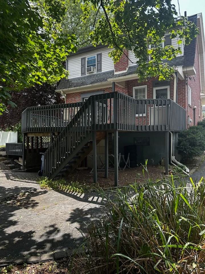 209 Amherst Ave - Photo 3 of 19