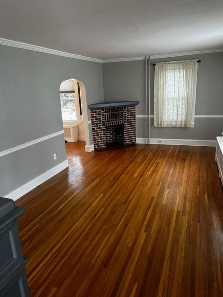 209 Amherst Ave - Photo 6 of 19