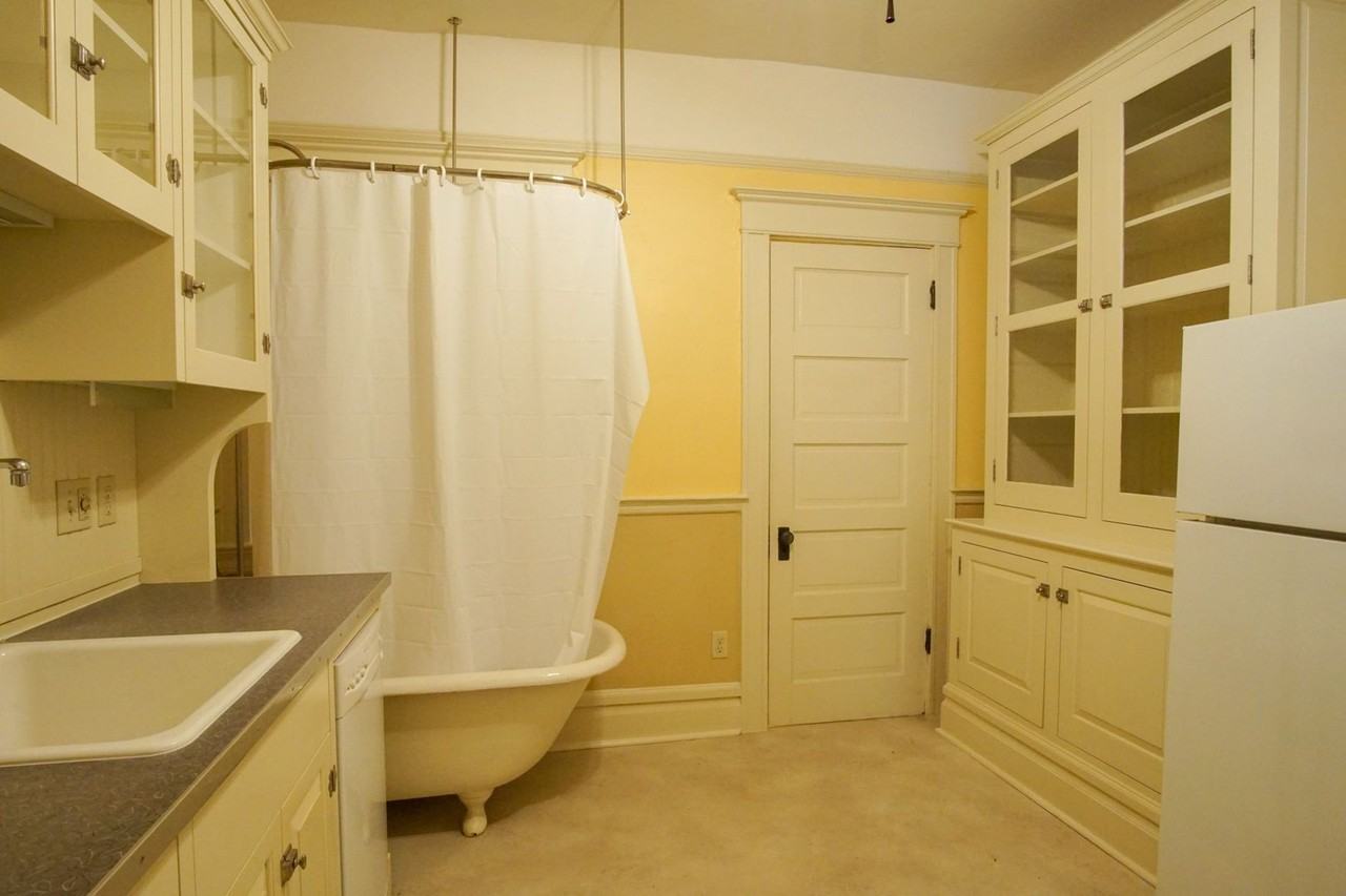 1834 Sw 5th Ave #101 - Photo 6 of 10