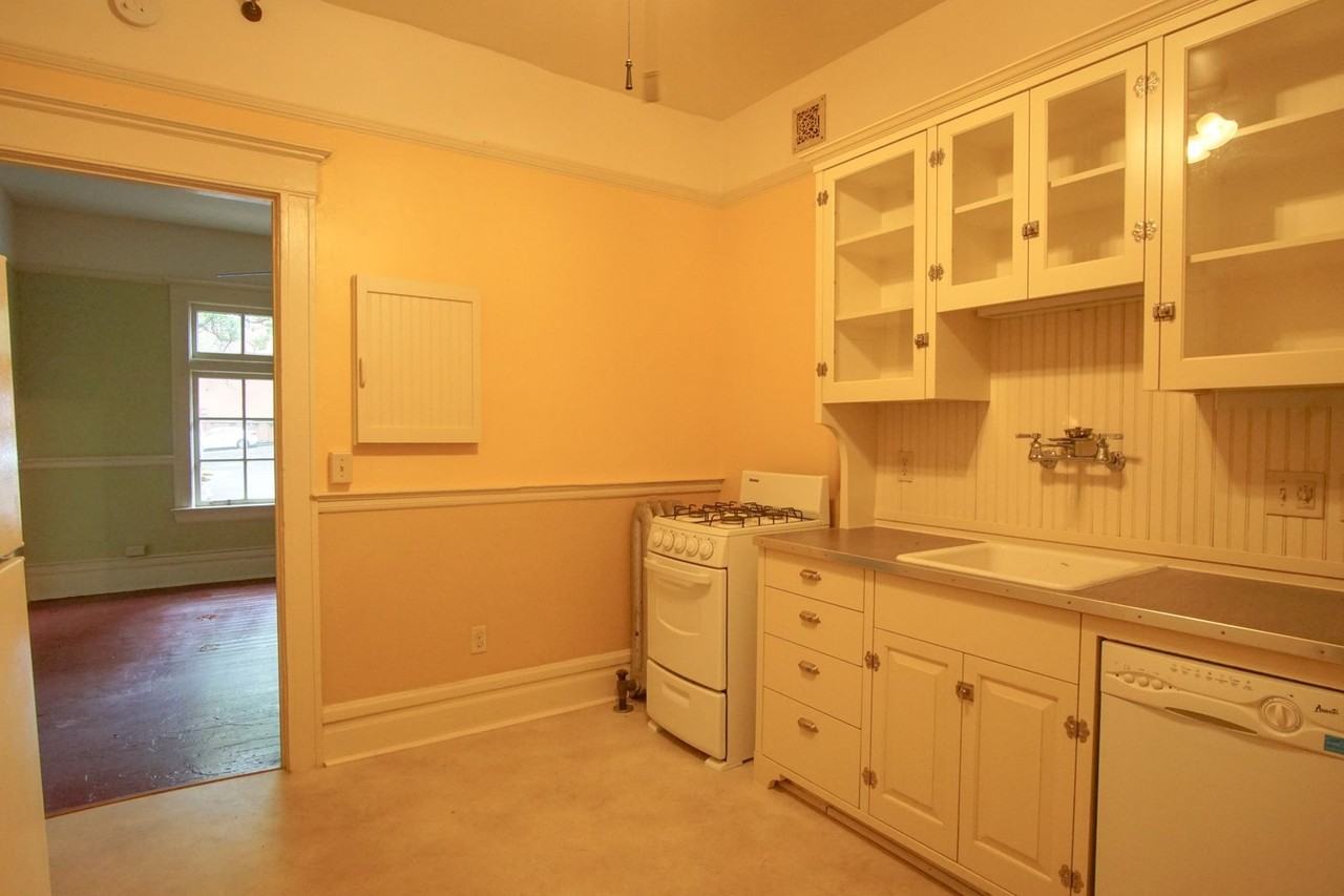 1834 Sw 5th Ave #101 - Photo 7 of 10