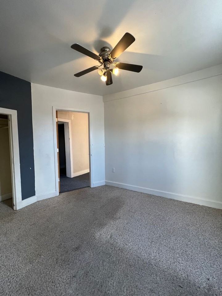 1229 1st Ave North - Photo 2 of 8