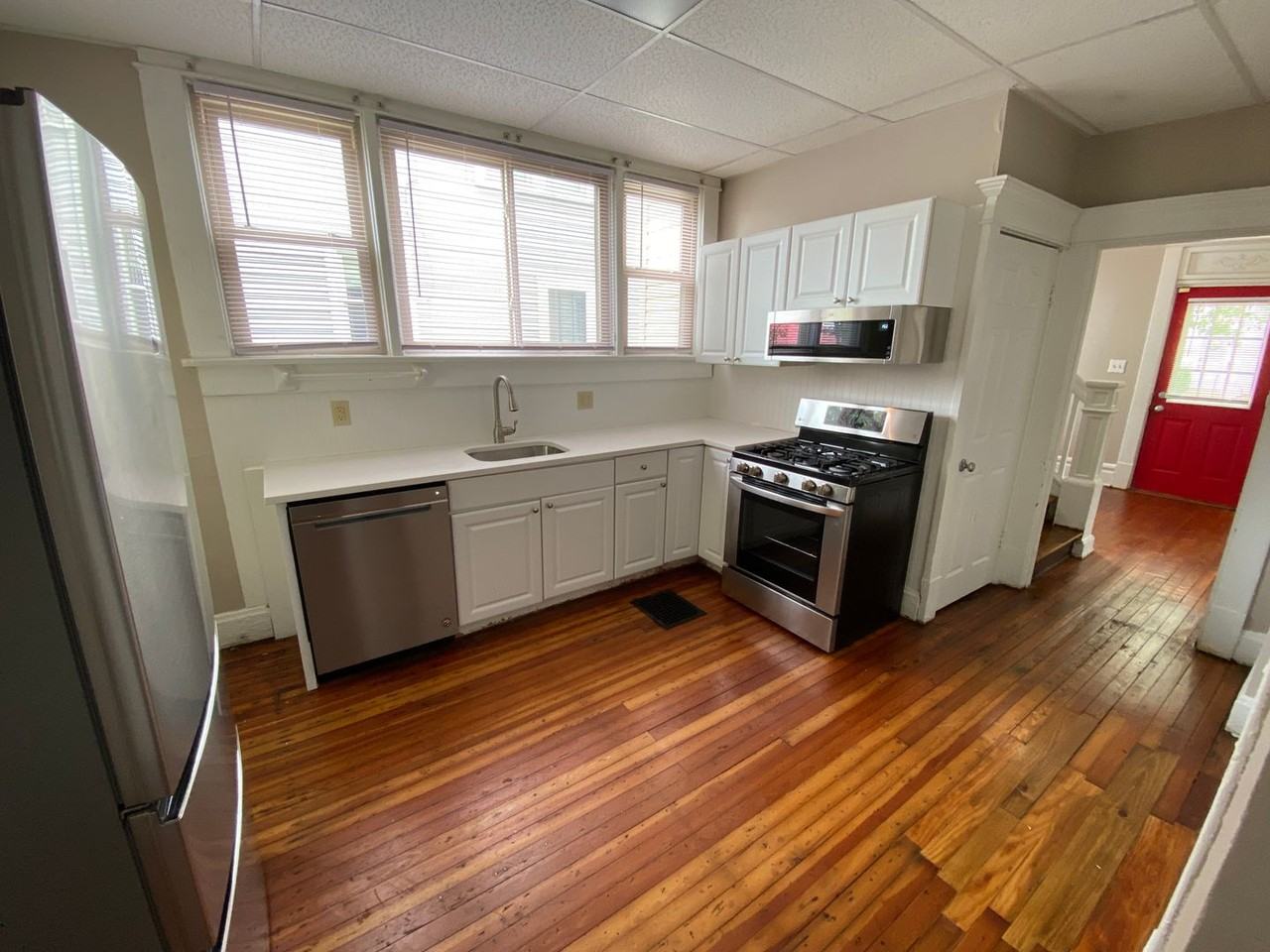 149 W Norwich Ave - Photo 3 of 16