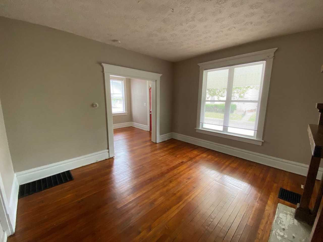 149 W Norwich Ave - Photo 7 of 16