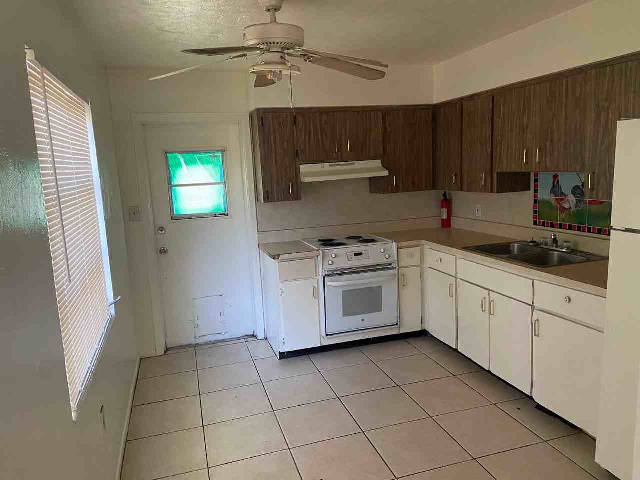 5007 19th St W - Photo 3 of 14