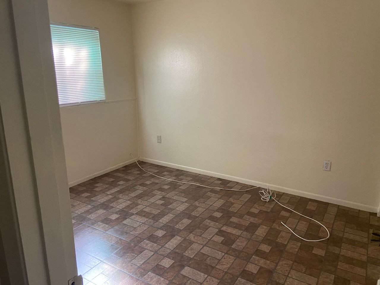 5007 19th St W - Photo 5 of 14