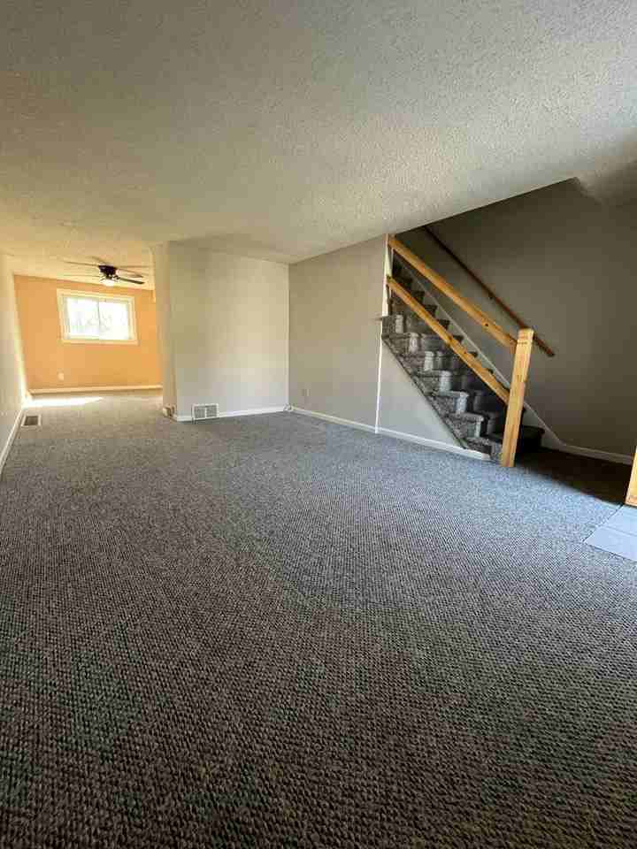 921 Delview Dr - Photo 2 of 23