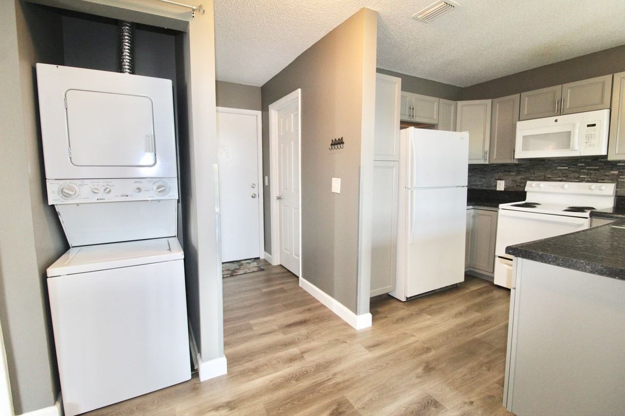 1348 Hunters Rd Apt L - Photo 7 of 26