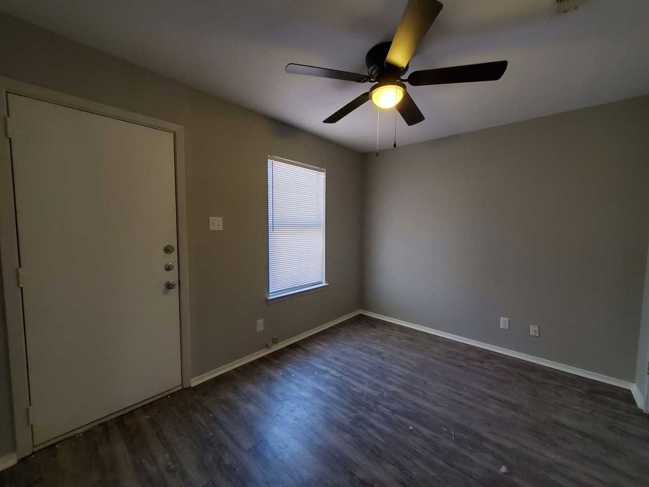 3322 Erin St - Photo 7 of 13