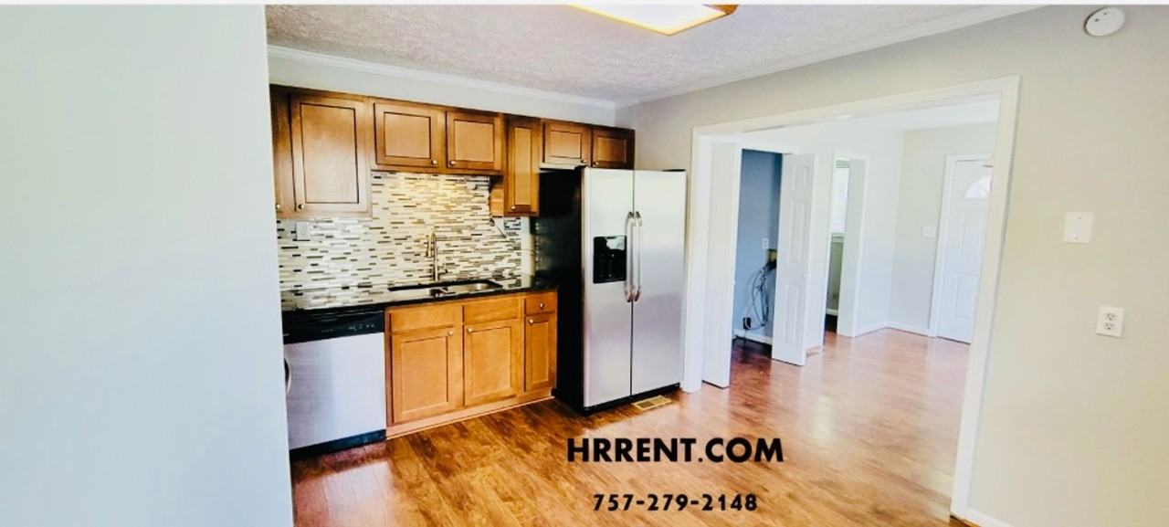 125 Roland Dr - Photo 4 of 14