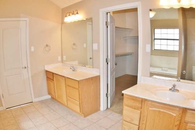 409 Olive Dr - Photo 6 of 15