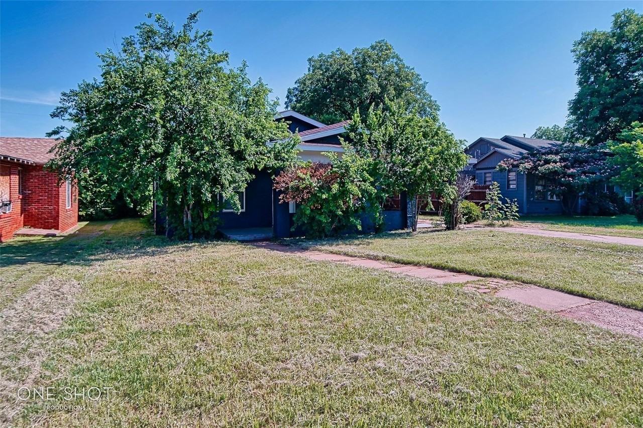 1810 Sandefer St - Photo 3 of 27